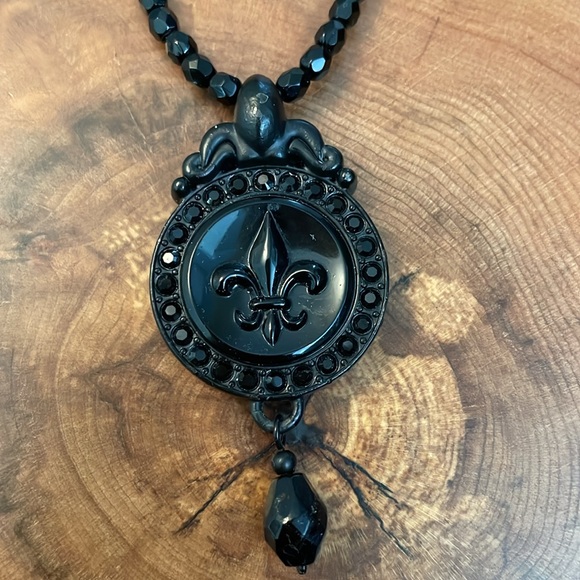 Brighton onyx Fluer De Lis pendant necklace - Picture 2 of 5